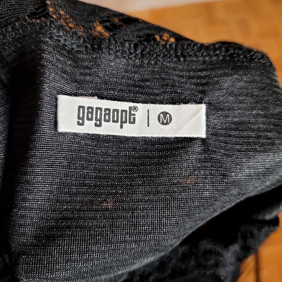 Floral Black short sleeved Top GAGAOPT -  Size M - Picture 7 of 7